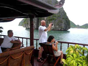 9USOLRNP 9UD24CGQ HaLongBay