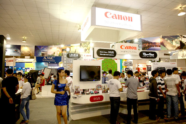 10LQUU4O Canon tai VCW 2 8c5a8