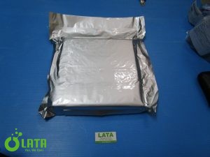 Vải lau kính màu trắng